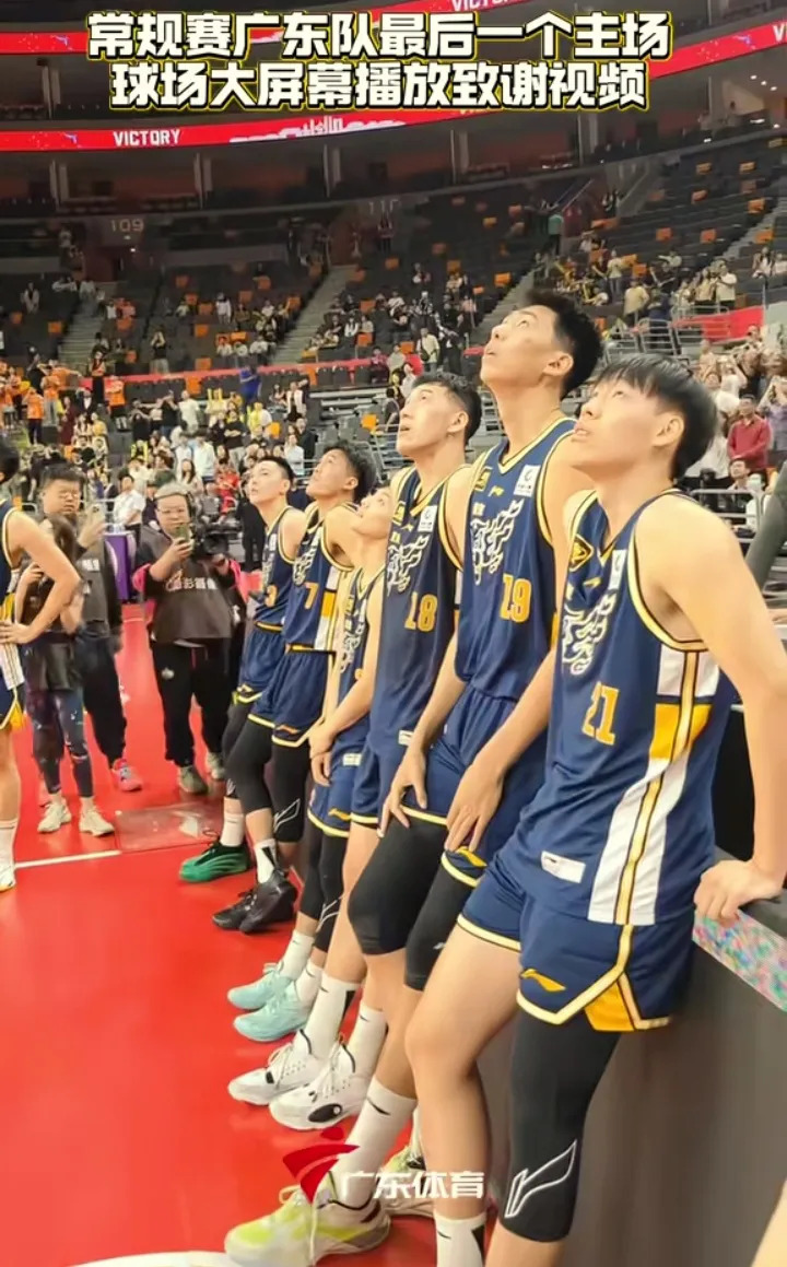 广州队发布备战花絮，关键时刻篮板制胜，CBA常规赛任务艰巨，细节决定成败的简单介绍-开云应用